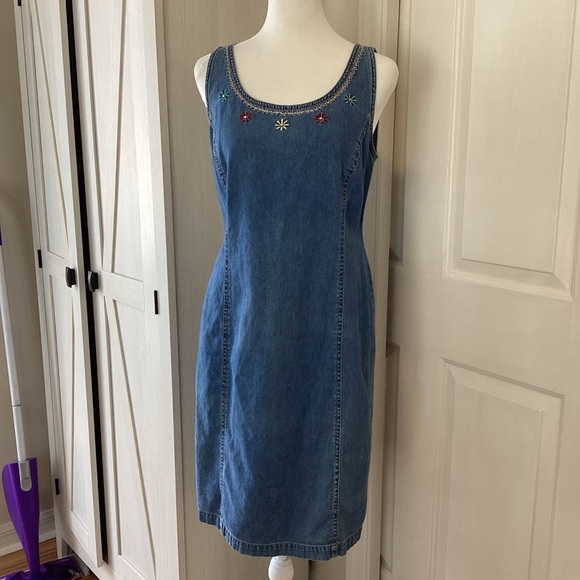 Robbie Bee Dresses & Skirts - Robbie Bee Blue Denim Sleeveless Midi Dress with Embroidered Accents Sz 8